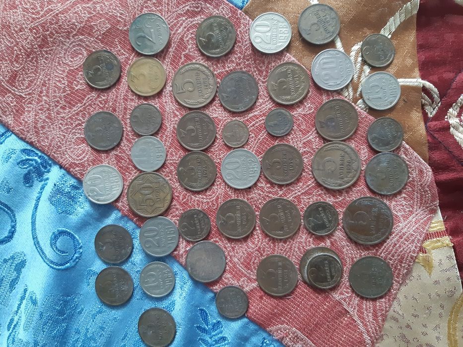Продам старые монеты