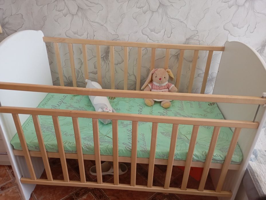 Детская кроватка