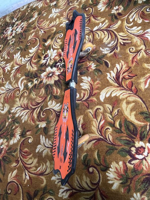 Роллерсёрф (скейт на двух колесах)