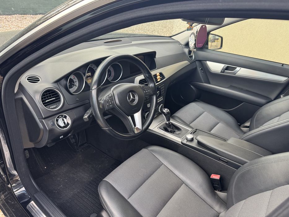 Mercedes c-klass 2.2 Avangarde pachet sport pachet Bixenon