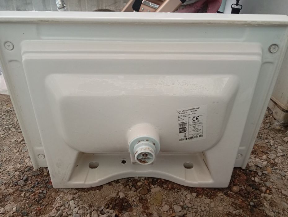 Раковина б/у без тумбы