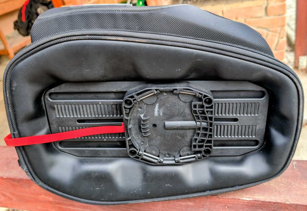 Vând Geantă pt. rezervor SW Motech PRO Sport. 12L-17L