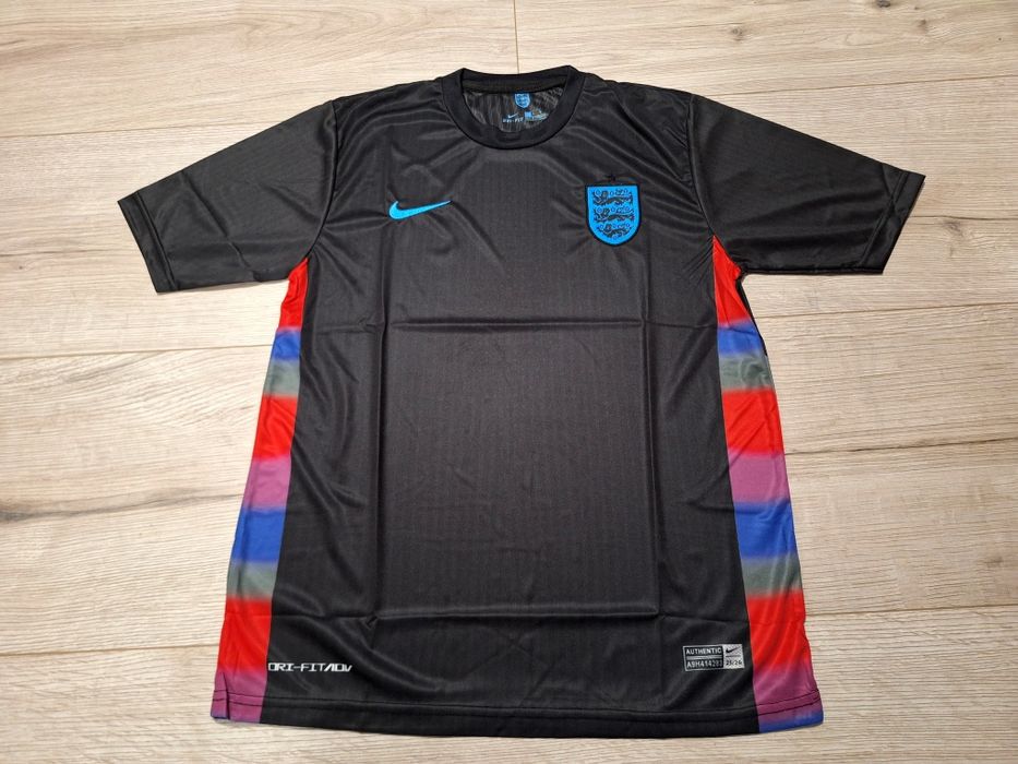 Футболна фланелка на Англия нов модел!