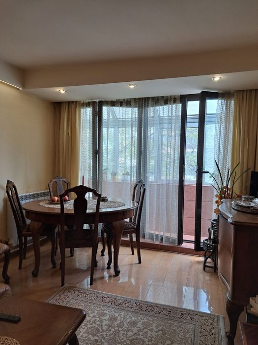 Vând apartament 3 camere Micro 19 Galați