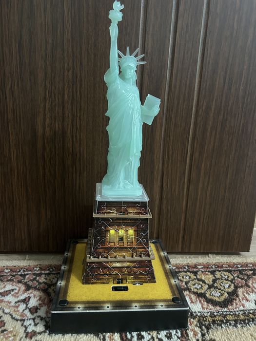 Vand Puzzle 3D Statuia Libertății in 7 culori fluorescente diferite