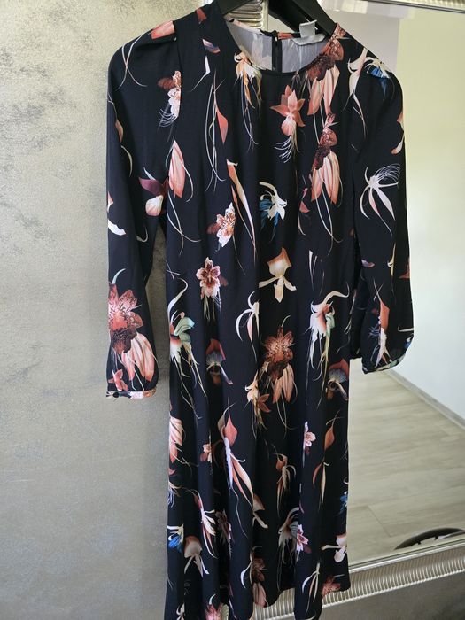 Rochita lejeră, vaporoasa, marca H&M