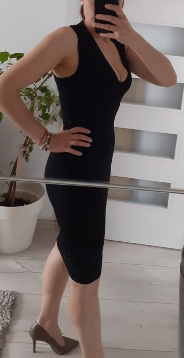 Vând rochie neagra