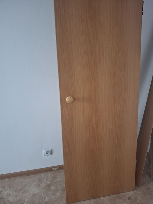 Продам межкомнатные двери