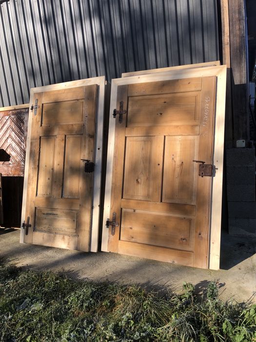 Uși rustice vechi