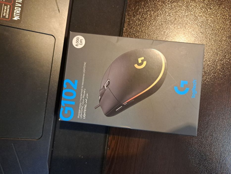 Чисто нова геймърска мишка Logitech G102 Lightsync