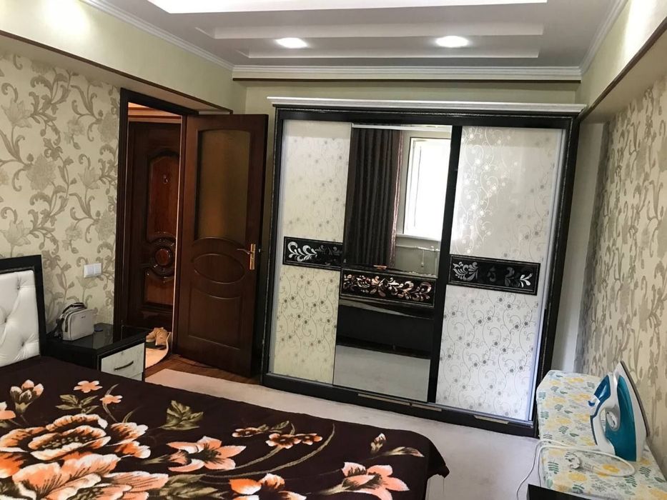 Ц-4, 2-х комнатная, напротив гостиницы “Hyyat”, рядом корзинка «Шедевр