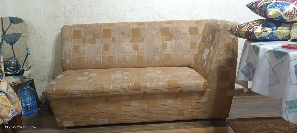 Диванчик для кухни. .