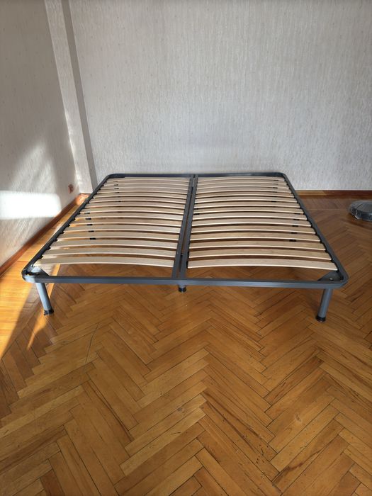 Основание каркас и матрац