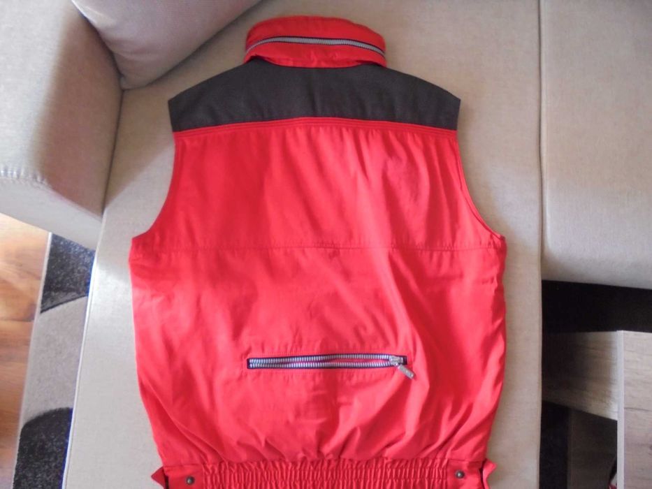 Яке без ръкави за планина/ски Peak Performance