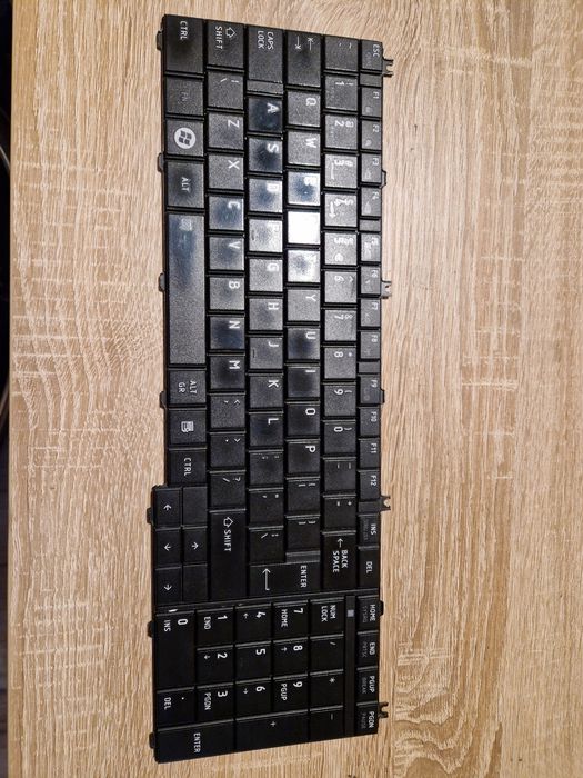 Tastatura toshiba satellite din dezmembrare