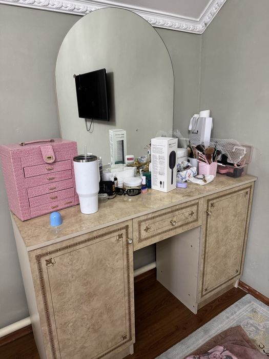 Продам спальный гарнитур