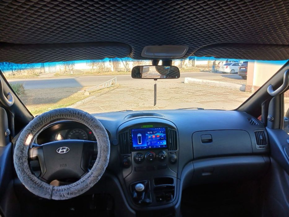 Hyundai h 1 2010 yil 280 km