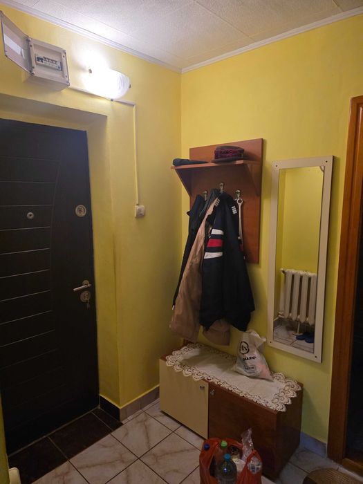Vand apartament  2 camere , parter
