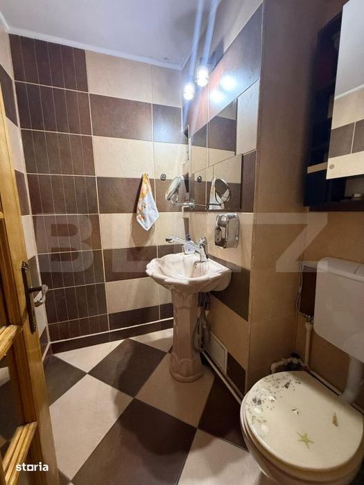 Apartament cu 4 camere, decomandat, zona 9 Mai