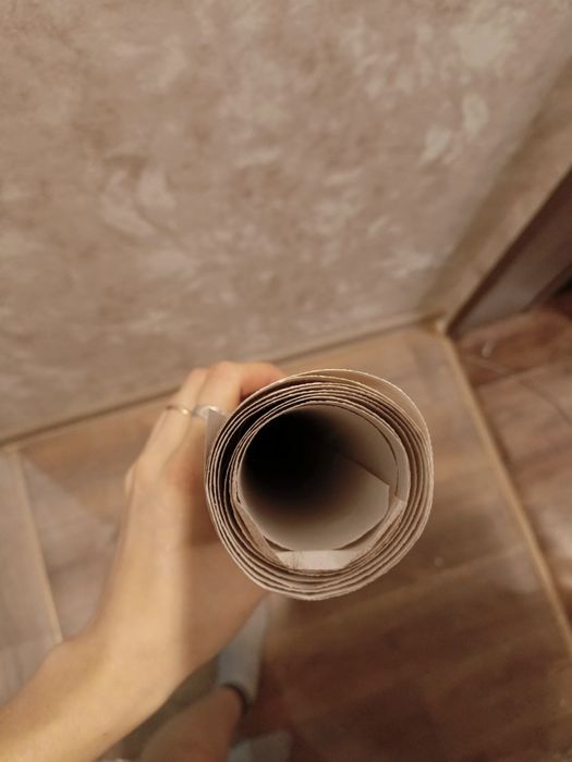 Остаток обоев  .