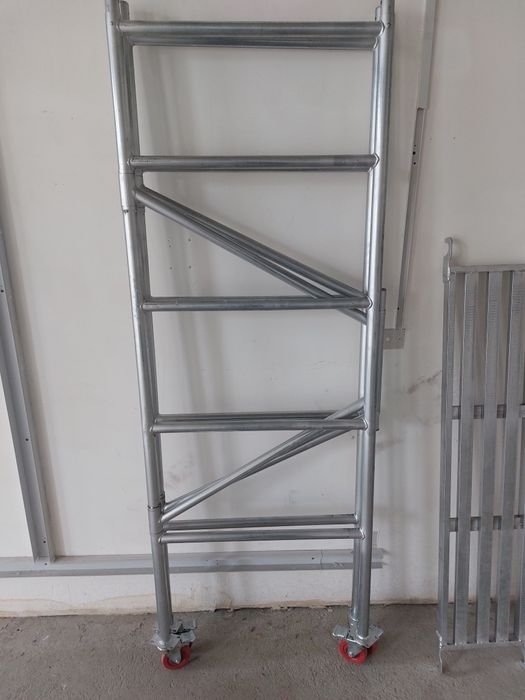 Строительные универсальные леса