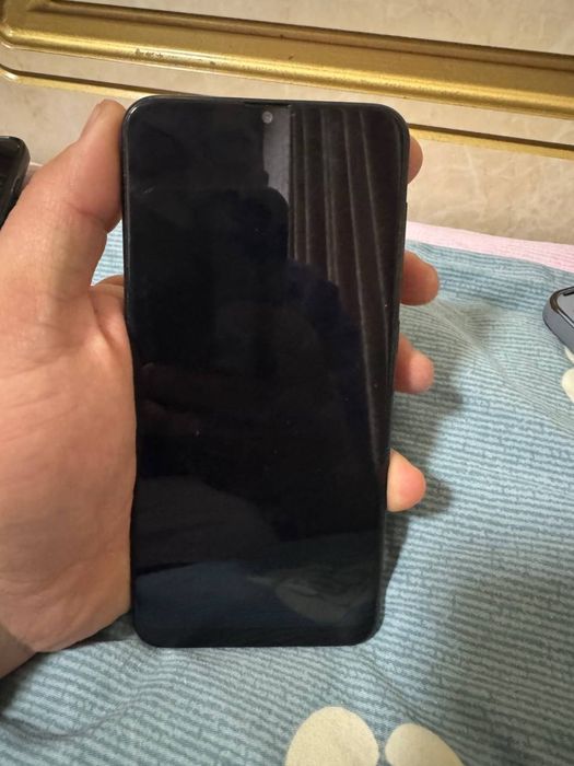 Samsung a 20 sotiladi 32 gb