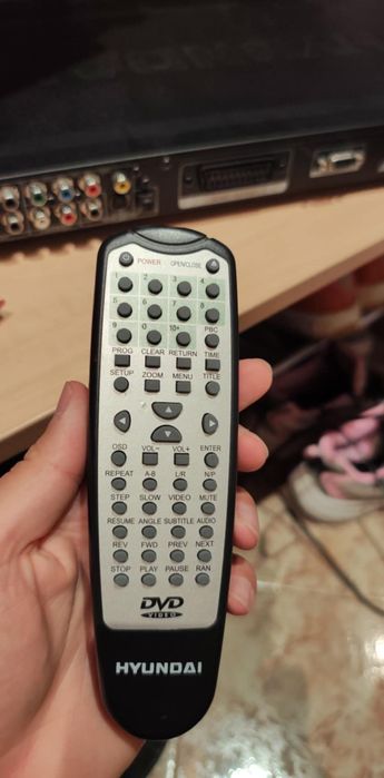 DVD плеър Hyundai dv-7000