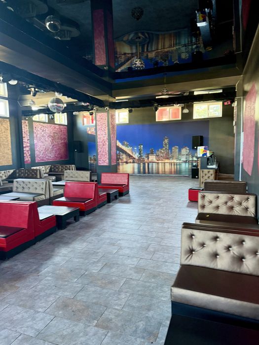 Complex Comercial / Club la Cheie 250 mp + Teren 1000 mp | Luncavița, Tulcea (Lângă Peco) | Bar, Sală Mese, Terasă & Facilități Complete