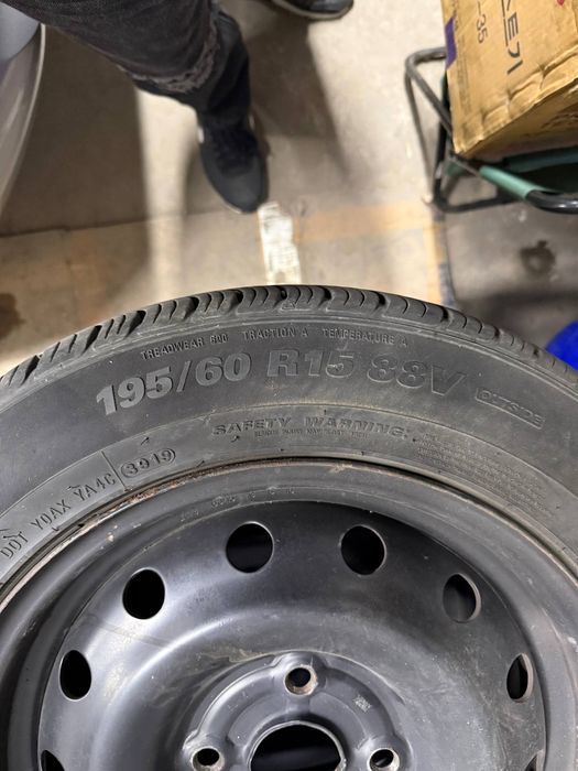 Продам четыре болона вместе с дискоми. На Ласети.  195/60R15
