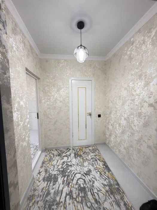 Sergeli Choshtepa 1-metro oldida