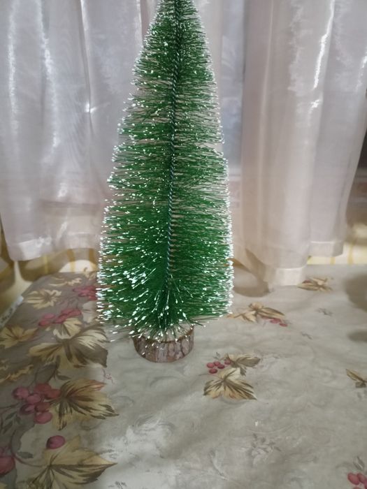 Ёлочки новогодние и дед морозы