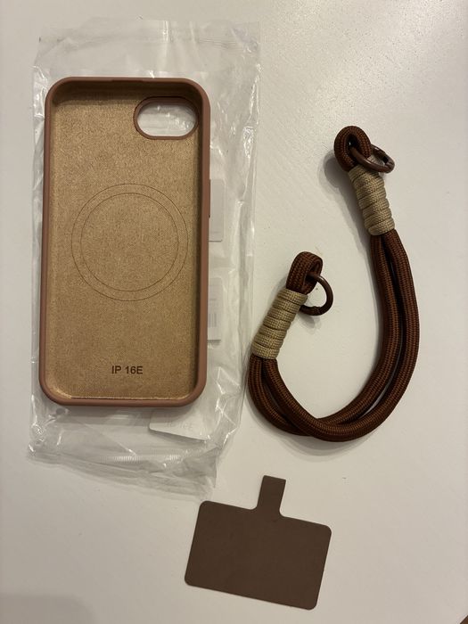 Carcasa silicon husa Iphone 16e cu MagSafe