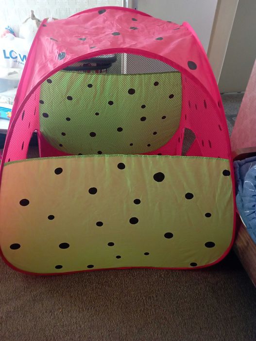 Детски палатки и кошове за играчки