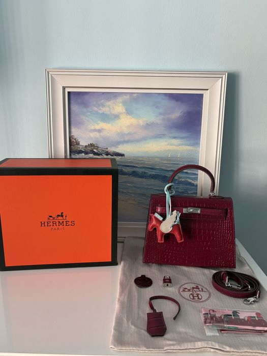 Дамска чанта – HRMS + подарък