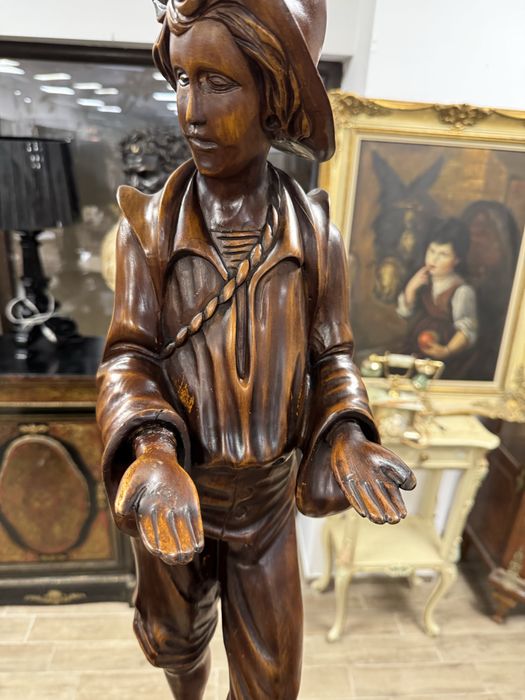 Statueta din lemn masiv sculptata manual