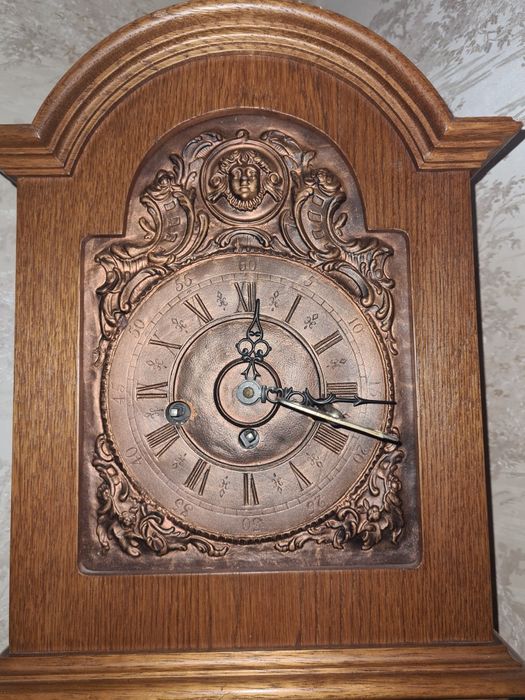 Ceas mecanic podea  vintage