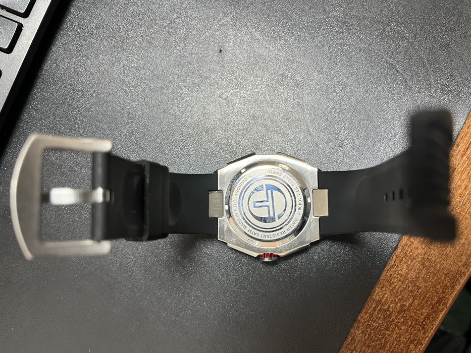 Продам часы SergioTacchini