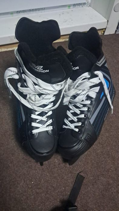 Срочно Продам коньки