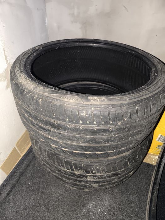 Продам летние шины 245/35 R19