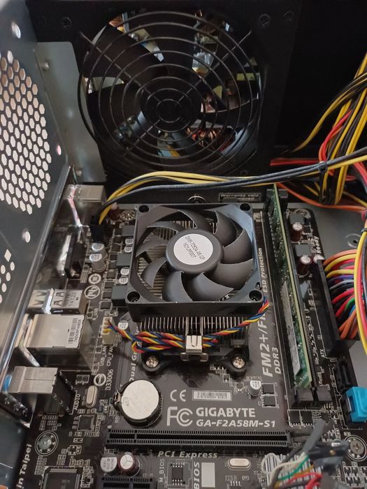 Компютър с монитор + телевизор