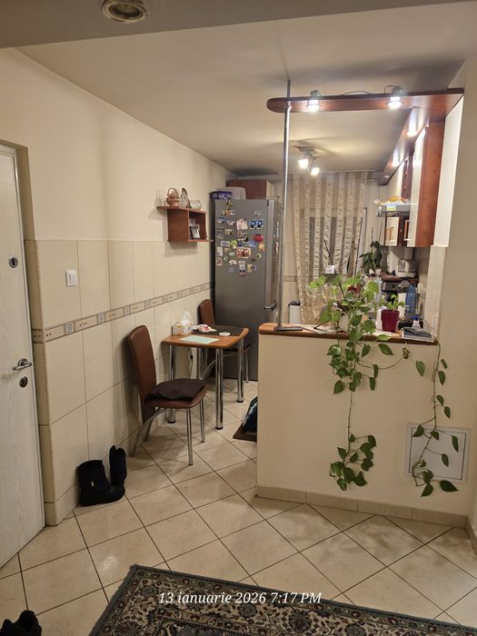 Închiriez apartament 3 camere