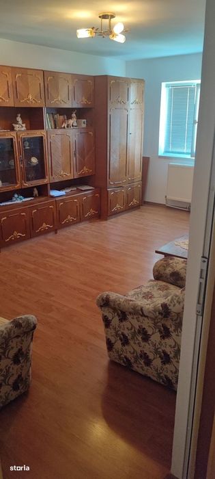 Apartament 2 camere, balcon, etaj 4, Călărași
