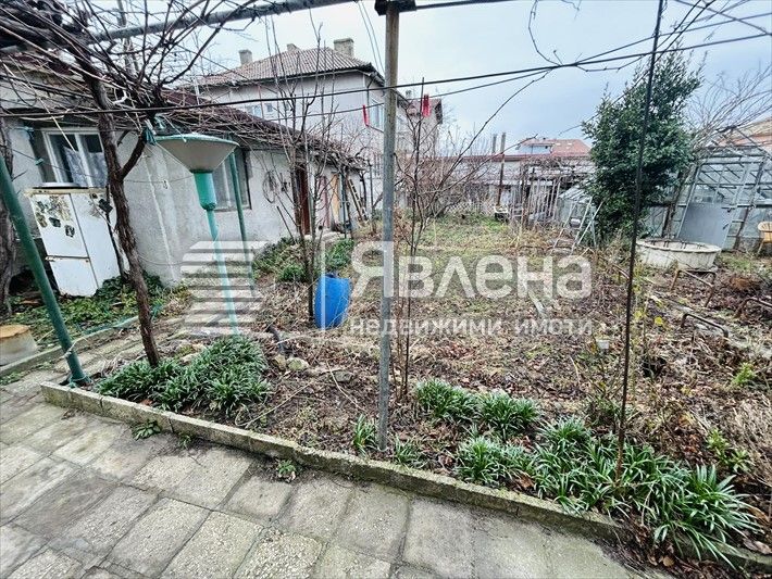 Продава се Къща в Аксаково - 234 кв.м за 881 €/кв.м - Снимка #3