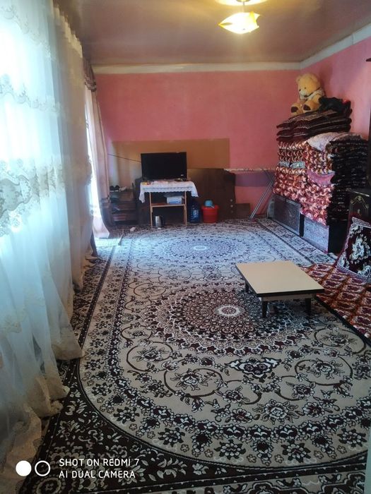 Hovli sotiladi srochna