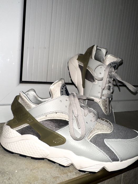 Nike Air Huarache FB3259-001/ 42 номер