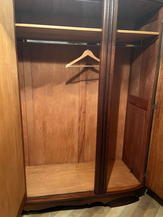 Красив дъбов гардероб