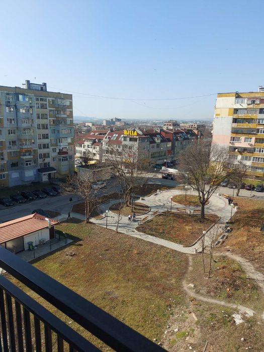 Отдавам голям дв.ап.90кв.м