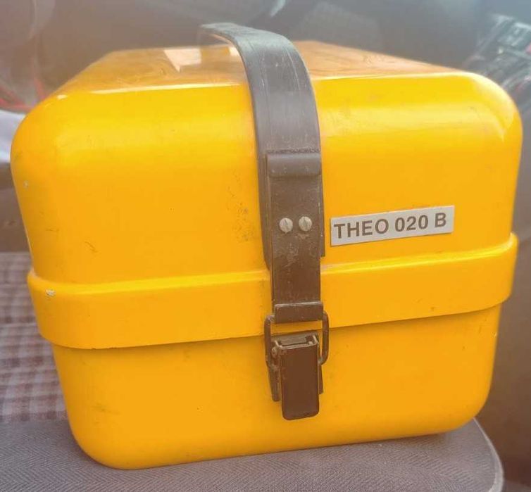 Продавам Теодолит THEO 020B
