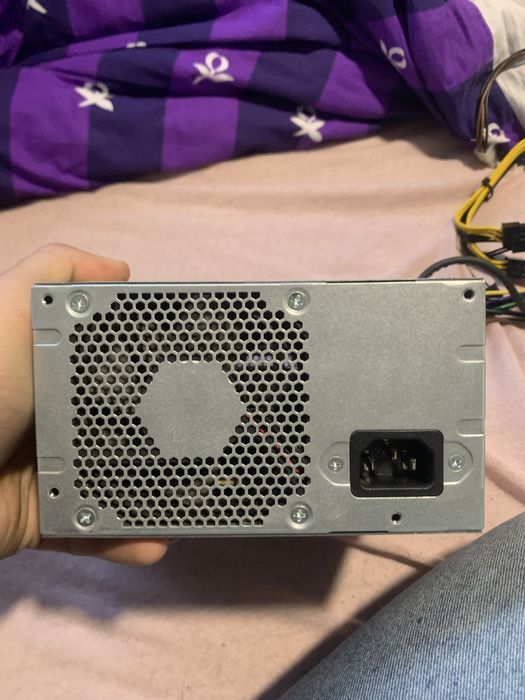 sursa de 500w (Flostone) si alta de 300w (Acer)