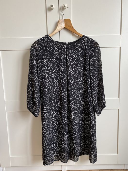 Ефирна лека рокля на H&M